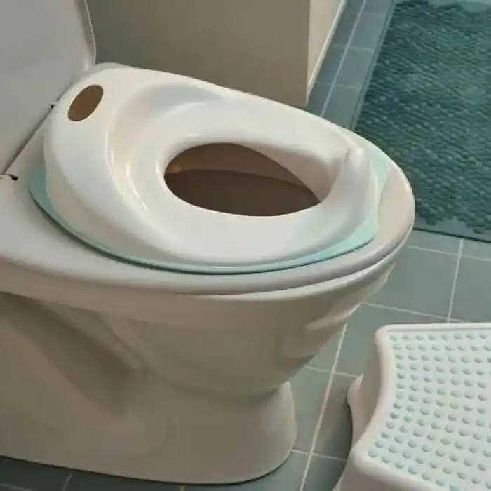 IKEA TOSSIG klozet adaptörü, beyaz-turkuaz