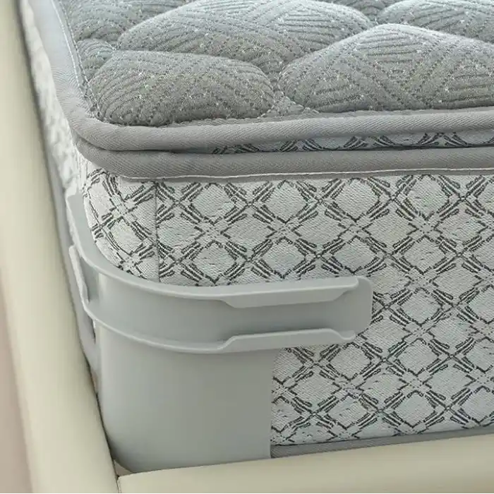 Orret Home 4 Adet Çarşaf Sabitleyici – Çarşaf Klipsi, Yatak Çarşafı Tutucu ve Kilitleyici Klips Seti, Kayma Önleyici Dayanıklı Plastik Çarşaf Sabitleme Aparatı, Tüm Yatak Boyutlarıyla Uyumlu