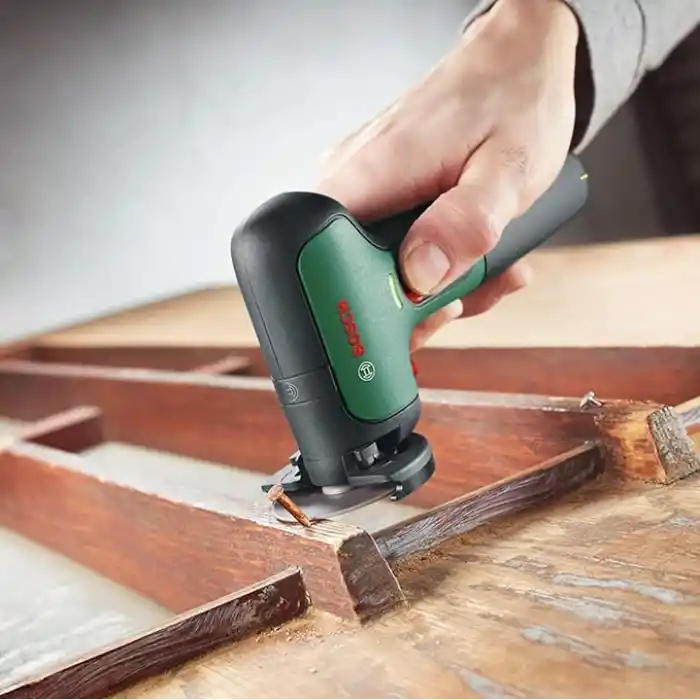 Bosch Home and Garden Akülü EasyCut & Grind Kompakt Kesme ve Taşlama Makinesi (2.0 Ah Akü, 7.2 Volt, Karton Kutuda)