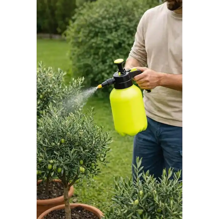 Basınçlı Bahçe Spreyi 2 Litre, El Pompalı İlaçlama Ve Sulama Püskürtücüsü, Ayarlanabilir Nozul, Çok Amaçlı Pulverizatör, 2 Litre Basınçlı Sprey Pompası, Bahçe İlaçlama, Bitki Sulama