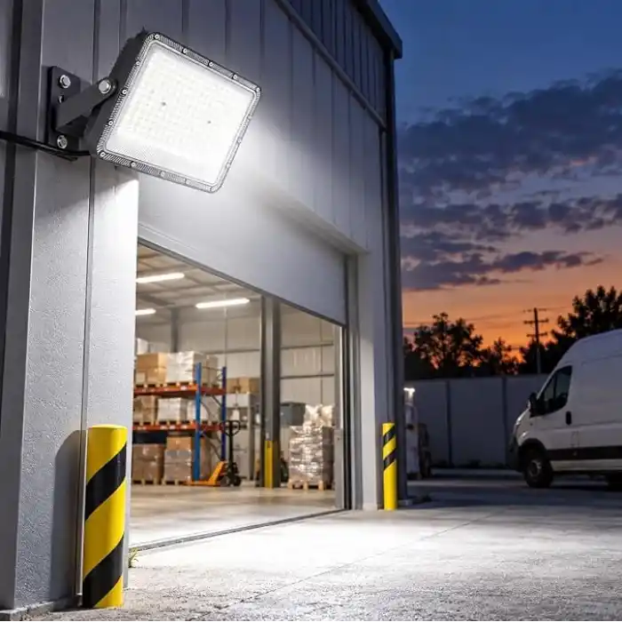 Ecolite Ecovision Slim Floodlight 220V Elektrik Bağlantılı 150W LED Projektör – 13000 Lümen, 6500K Beyaz Işık, IP66 Su ve Toz Korumalı, 220-240V Dış Mekan Aydınlatma