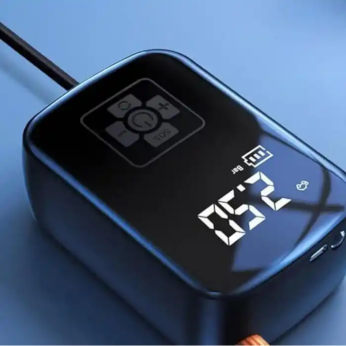 Hava Kompresörü, 150 PSI Dijital Göstergeli Oto Kompresör, Araba, Motosiklet, Bisiklet ve Top İçin, Taşınabilir Şarjlı Kullanım, Fener Işığı, 4000 Mah Batarya, 3 Farklı Başlık (PSI,KPA,BAR,KG/CM²)