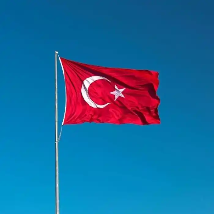 Premium Türk Bayrağı (70X105CM) - Nefes Alabilir 125gr Rashel Kumaş, Çift Dikişli, Sağlam Kulplu, UV ve Solmaya Karşı Dayanıklı, İç/Dış Mekan Kullanımı (70x105CM)