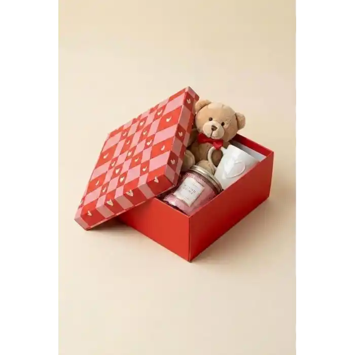 Kalpli Hediye Kutusu, Kırmızı Pembe Kalp Desenli, Premium Karton Hediye Kutusu 26x26x13 cm