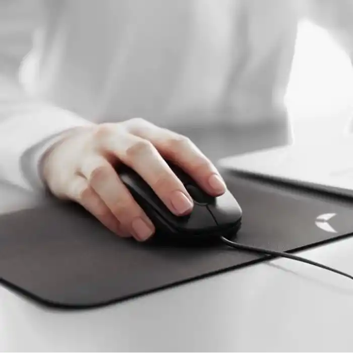 GoLite Basic Edition - 90x40 Gaming Mouse Pad, Kaymaz Taban, Geniş ve Dayanıklı Oyuncu Mousepad, Hassas Kontrol ve Hızlı Tepki için Pürüzsüz Yüzey Fare Altlığı, Siyah