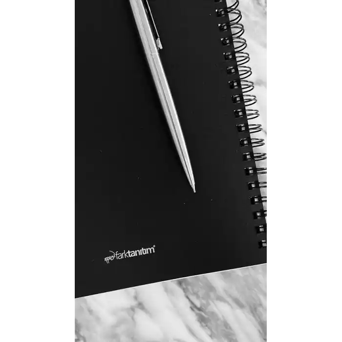 Fark Tanıtım Spiralli Defter, Siyah Kapaklı, A5 Boyutunda (15x21 cm), 100 Yaprak (Çizgili)