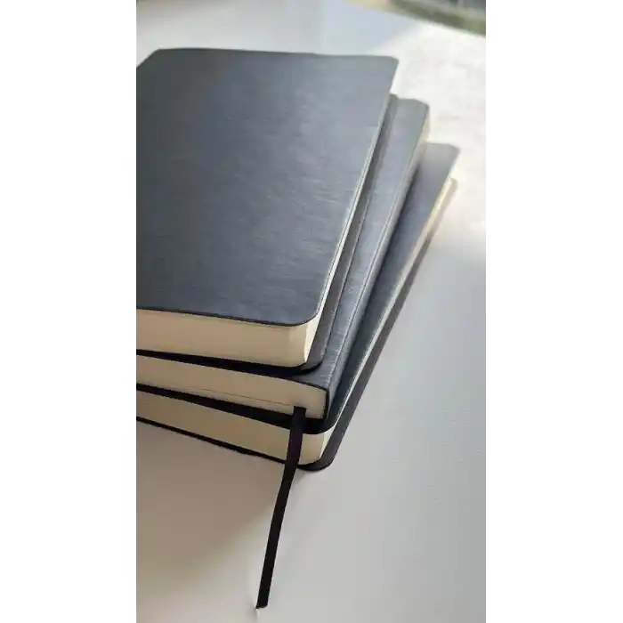 Fark Tanıtım Defter, Çizgisiz Not Defteri, Siyah Termo Deri Kapaklı Çizgisiz Not Defter, 128 Yaprak A5 Planlama Not Defteri, Ofis ve Kırtasiye, Plan, Notebook (14cm x 21 cm)