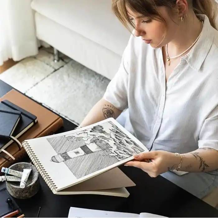A4 Siyah Kraft Kapak Eskiz Defteri 60 Yaprak 140 gr. Perforajlı Sketch Book