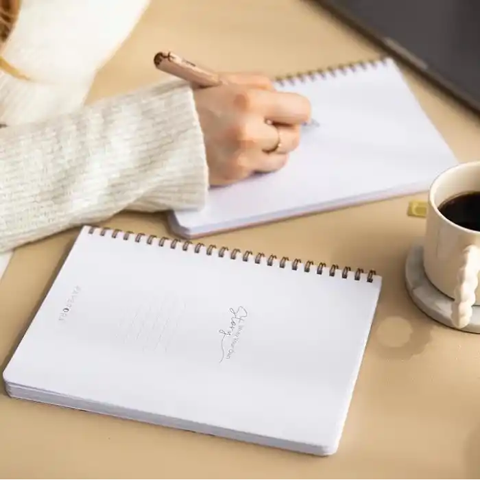 PAPERORA A5 Spiralli Karton Kapak 2’li Set Düz Çizgisiz Okul Defteri 80 yaprak, Ders Programlı Kiraz