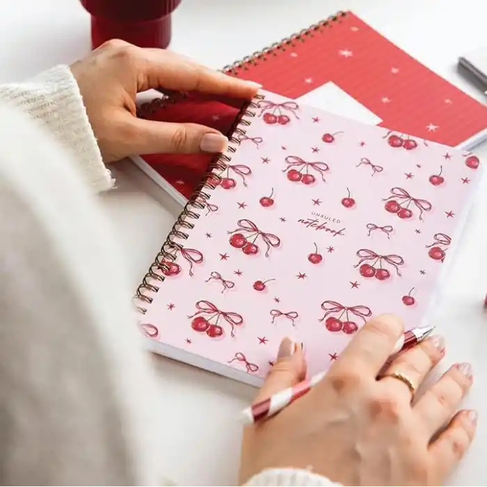 PAPERORA A5 Spiralli Karton Kapak 2’li Set Düz Çizgisiz Okul Defteri 80 yaprak, Ders Programlı Kiraz
