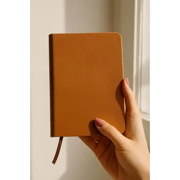 Fark Tanıtım Çizgisiz Not Defteri, Taba Termo Deri Kapaklı Defter, 128 Yaprak A5 Defter, Ofis ve Kırtasiye (14cm x 21 cm) (Taba Kapak)
