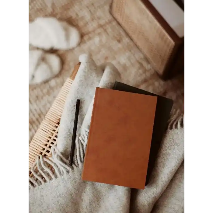 Fark Tanıtım Çizgisiz Not Defteri, Taba Termo Deri Kapaklı Defter, 128 Yaprak A5 Defter, Ofis ve Kırtasiye (14cm x 21 cm) (Taba Kapak)