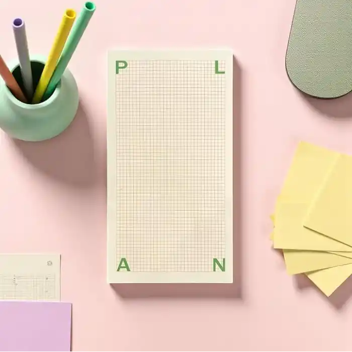 Fark Tanıtım Masaüstü Planlayıcı | Kopar-At Kareli Not Kağıdı Not Defteri | 150 Yaprak, 90 gr Ivory Kağıt | Uzun Form Planlayıcı – 226x118 mm (Plan)