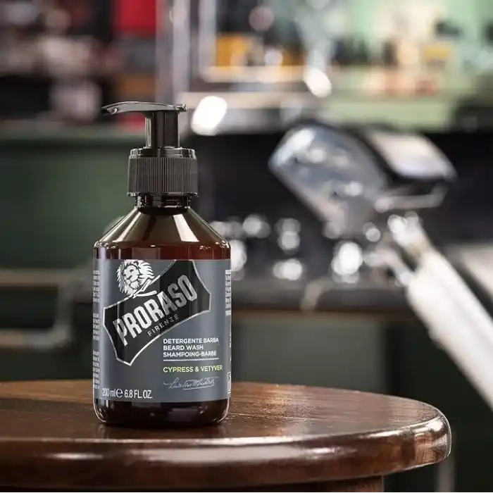 Proraso Cypress & Vetyver Sakal Şampuanı, kirleri gideren ve etkili bir şekilde temizleyen erkek sakal bakımı için profesyonel nemlendirici şampuan, 200 ml (1li Paket)
