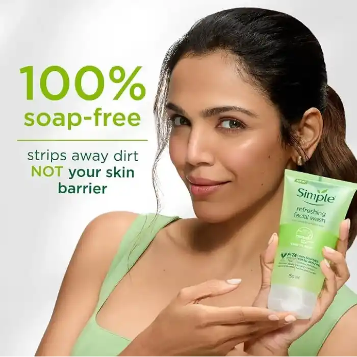 Simple Kind to Skin Ferahlatıcı Yüz Temizleme Jeli B5+E Vitamini Pürüzsüz ve Sağlıklı Gözüken Bir Cilt için, 150 ml