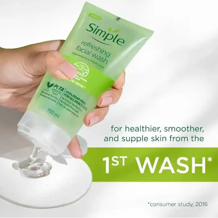 Simple Kind to Skin Ferahlatıcı Yüz Temizleme Jeli B5+E Vitamini Pürüzsüz ve Sağlıklı Gözüken Bir Cilt için, 150 ml