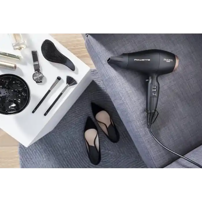 Rowenta Compact Pro+ CV6930 profesyonel saç kurutma makinesi, 2200 W, uzun ömürlü AC motor, kompakt format, soğuk hava darbesi, hızlı ve verimli performans, 9 mm başlık