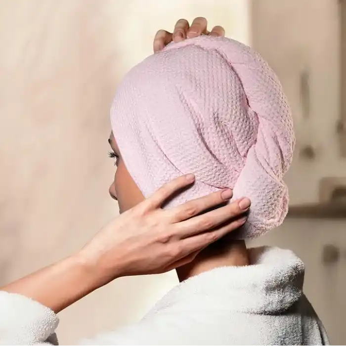 Silva Ultrafiber Saç Bonesi 24 x 67 cm - Hızlı Kurutan Saç Havlusu Türban, Elastik Halka ve Düğmeli, Elektriklenmeyi Azaltır, Uzun Saçlar İçin, Antibakteriyel, Pembe