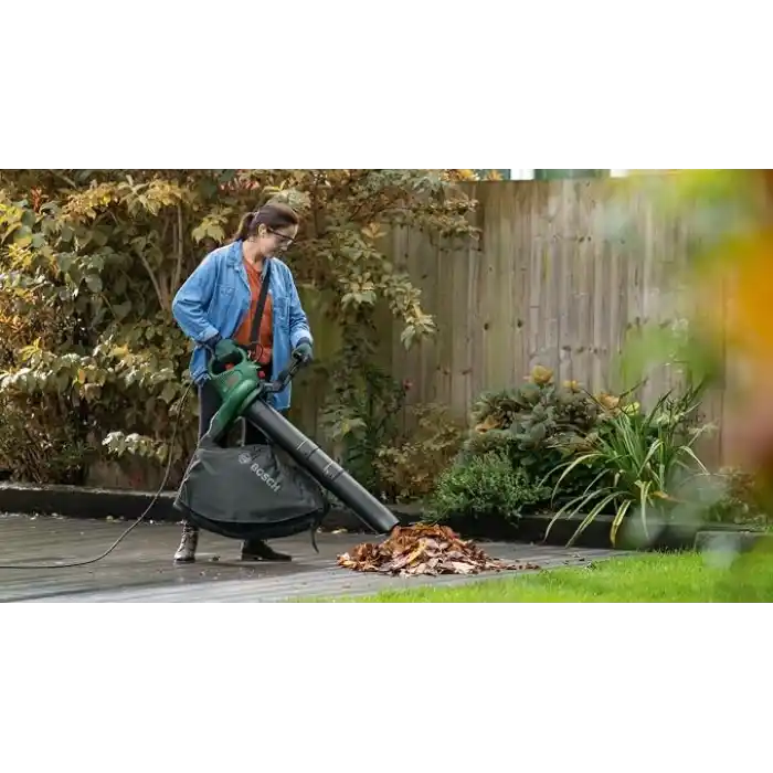 Bosch Home and Garden Elektrikli Yaprak Üfleme ve Toplama Makinesi Universalgardentidy 3000 (3000 W, 50 L Toplama Torbası, Değişken Hız, Yaprakları Üfleme, Toplama ve Öğütme içindir)