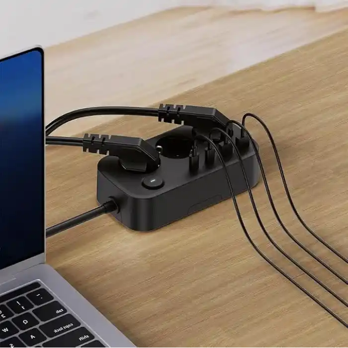 SMAYLİNG 3lü Priz + 4 USB (2 Type-C + 2 USB-A) Çoklayıcı | Duvara Monte Edilebilir, Aç/Kapa Anahtarı, Akım & Kısa Devre Koruma, Yüksek Güç