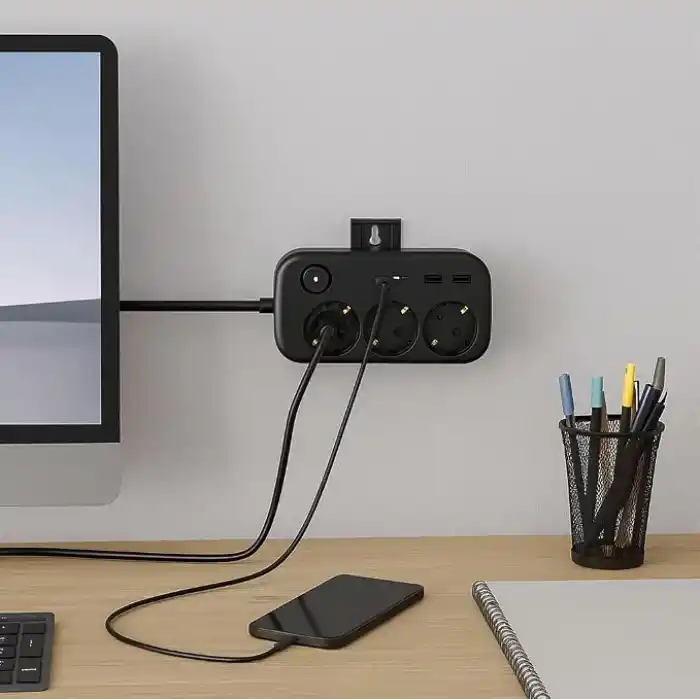 SMAYLİNG 3lü Priz + 4 USB (2 Type-C + 2 USB-A) Çoklayıcı | Duvara Monte Edilebilir, Aç/Kapa Anahtarı, Akım & Kısa Devre Koruma, Yüksek Güç