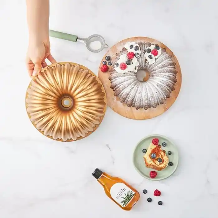 Karaca Cake Pro Dilimli Gold Döküm Kek Kalıbı