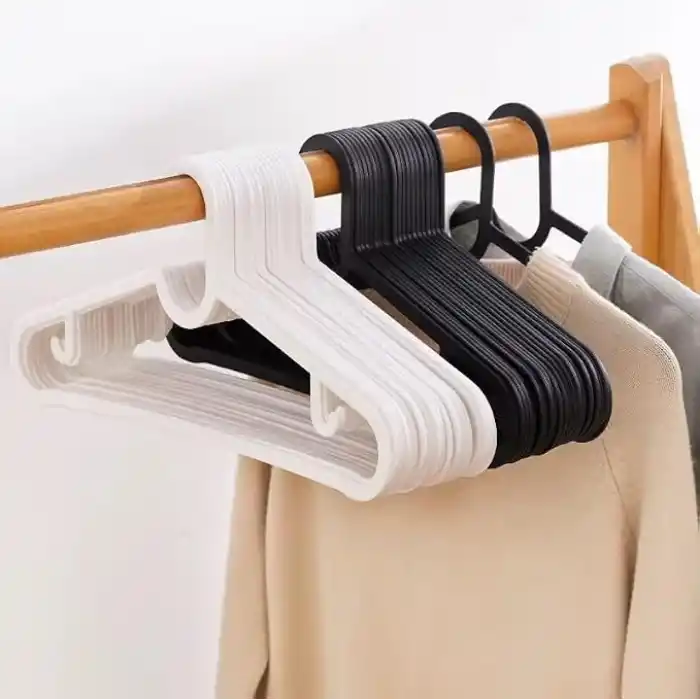 Coverest 20 Adet Slim Plastik Elbise Askısı, Gardrop İçin Alan Tasarruflu Pantolon Gömlek Ceket Etek Askısı, Kıyafet Askısı, 38.5 cm x 18 cm (20, SİYAH)