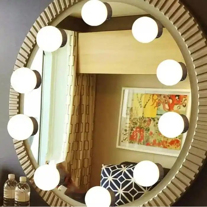 Coverzone 10lu Set Makyaj Aynası Işığı Banyo Yatak Odası Işığı Hoolywood Tarzı Led Makyaj Lambası 3 Farklı Renk Modu Makyaj Odası Işığı Mirror1