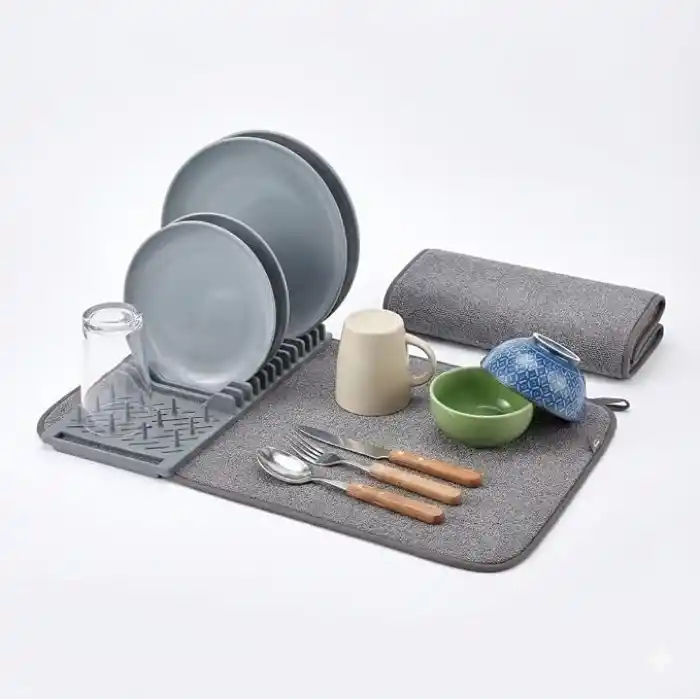 Orret Home Mikrofiber Su Emici Bulaşıklık Matı – 37x60 cm Tezgâh Üstü Bulaşık Kurutma Matı, Kaymaz Su Emici Mutfak Matı, Katlanabilir Tabaklık Süzgeçli Plastik Sepetli Kurulama Örtüsü (Gri)