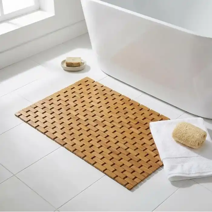 Deconox Doğal Bambu Banyo Paspası (42x62 cm) - Suya Dayanıklı Ahşap Duş Önü Paspas Spa ve Sauna Tipi Izgaralı Banyo Matı