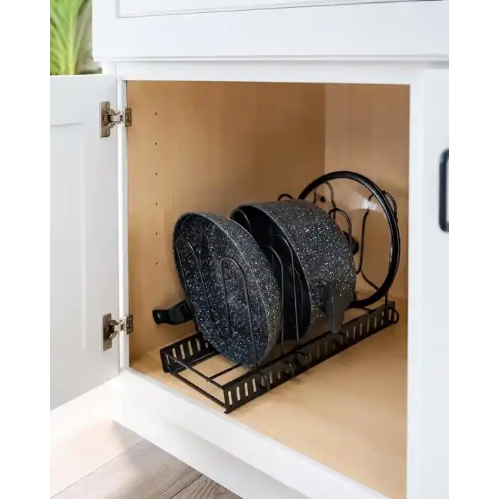 Orret Home Çift Taraflı Kullanılabilir Ayarlanabilir Tencere Tava Organizeri, Kapak Organizeri ve Dolap İçi Düzenleyici, Tezgah Üstü Metal Siyah Mutfak Rafı, Yatay ve Dikey Kurulum, 41 x 20 x 27 cm