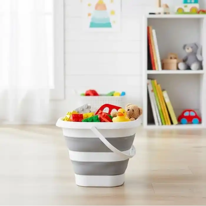 Orret Home 12.8 Litre Katlanabilir Kova – Akordiyon Tasarımlı Katlanır Temizlik ve Araç Yıkama Kovası, Gri Renk, Bebek Yıkama ve Ev İçi Kullanıma Uygun Portatif Kova (Kare 10 Litre)