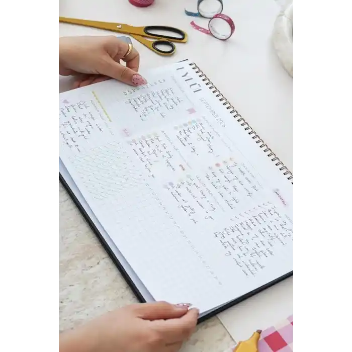Matt Notebook 2026-2027 16 Aylık Akademik Masaüstü Planlayıcı Takvim 25x35 cm - Siyah
