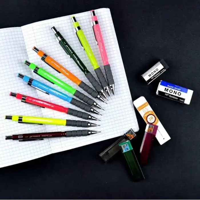 Tombow SH-300 Grip Mekanik Kalem | Uç Boyutu 0,7 mm | Öğrenciler, Yetişkinler, Ev, Okul, Ofis, Kırtasiye Kullanımı için İdeal | Yazı Yazma, Eskiz Çizimi, Çizim, Mandala Sanatı | Lavanta