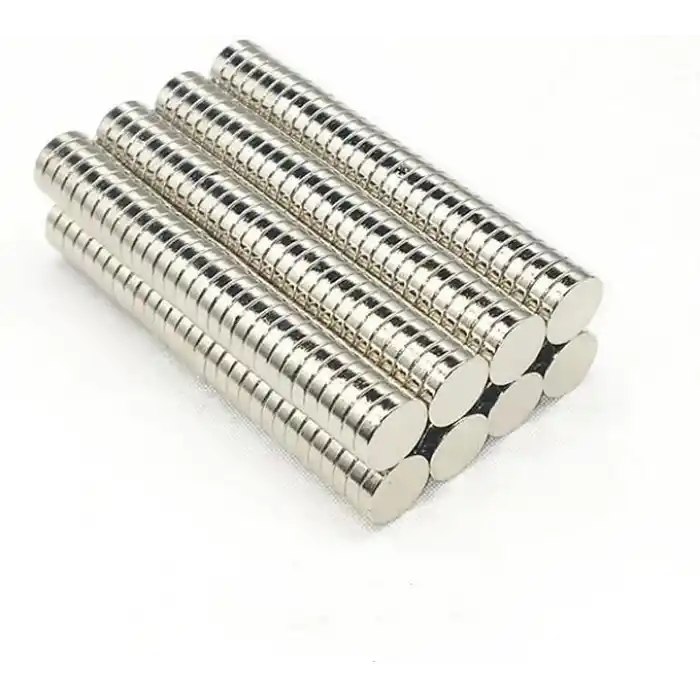 100 Adet 8x2mm Yuvarlak Güçlü Neodyum Mıknatıs (Çap 8 m m Kalınlık 2 mm)