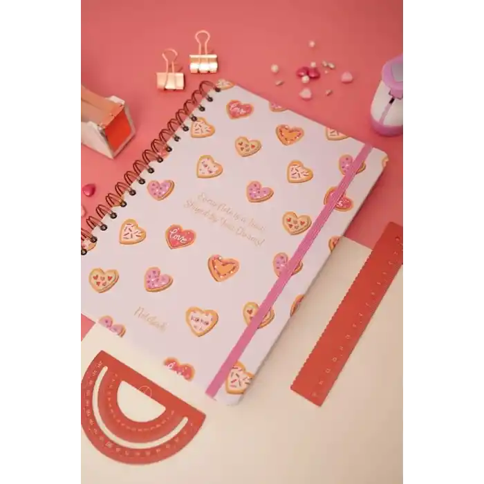 Matt Notebook B5 17x24 cm Spiralli Lastikli Kareli Tarihsiz Not Defteri Kalp Kurabiyeler