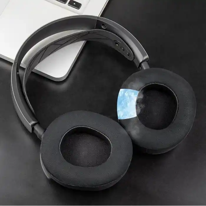 SteelSeries Arctis Nova Pro Wireless (Nova Pro Kablolu ile Uyumsuzdur!) & Nova Elite ile Uyumlu Soğutucu Jel Kulaklık Pedi - İpeksi Kumaş & Hafızalı Köpük Kulaklık Süngeri (Soğutucu Jel - Kumaş)