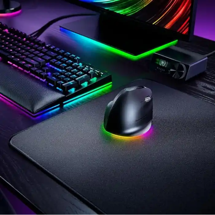 Razer Pro Click V2 Vertical - Sağ elini kullanan kullanıcılar için dikey ergonomik kablosuz fare - AI İstemi Yardımı - 30K Optik Sensör - Windows & Mac (9 aya kadar pil ömrü) Siyah