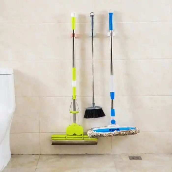 Pratik Duvara Yapışkanlı Mop Askısı ile Temizlik Kolaylığı