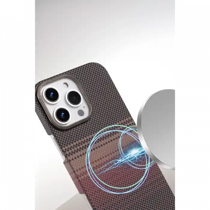 TCX  iPhone 16 Pro Max Vega Magsafe Kapak - Yeşil