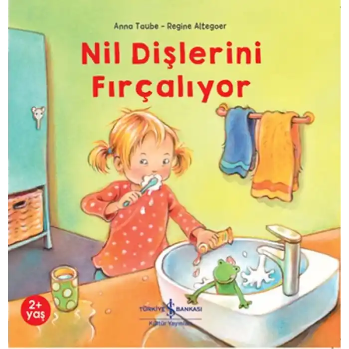 TCX Nil Dişlerini Fırçalıyor
