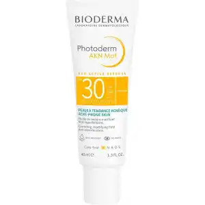 Bioderma Photoderm AKN Mat Sivilce Karşıtı Güneş Kremi Yağlı Akne Eğilimli Ciltler Matlaştırıcı Etki 40 ml