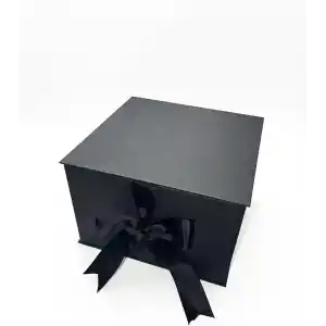 Kurdeleli Hediye Kutusu ve Kırpık Kağıdı (Siyah Hediye Kutusu Büyük Boy) Düğünler, Mezuniyetler, Doğum Günleri, Babalar Günü, Çeyizlik, Mücehver Hediyeleri ve Tüm Özel Günler İçin