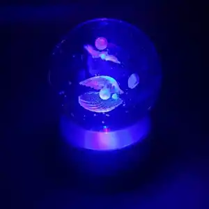 Işıklı Kristal Cam Küre 3 Adet Mini Saat ile