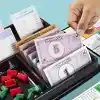 Monopoly Kutu Oyunu | Saklama Tepsili ve Daha Büyük Piyonlu Klasik Oyun | 8 Yaş ve Üzeri | 2 ila 6 Oyuncu | Çocuklar ve Yetişkinler için Aile Oyunları | Çocuk Hediyeleri