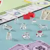 Monopoly Kutu Oyunu | Saklama Tepsili ve Daha Büyük Piyonlu Klasik Oyun | 8 Yaş ve Üzeri | 2 ila 6 Oyuncu | Çocuklar ve Yetişkinler için Aile Oyunları | Çocuk Hediyeleri