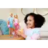 Barbie Bebek ve Aksesuarlar Deniz şortu ve plaj temalı aksesuarları olan sarışın Ken bebek HPL74