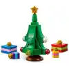 LEGO Noel Baba’nın Dağıtım Kamyonu 40746 – 8 Yaş ve Üzeri Çocuklar için Yılbaşı Hediyeleri, Elf Minifigürü ve Aracın Üstüne Takılabilen Mini LEGO Yılbaşı Ağacı içeren Oyuncak Yapım Seti (224 Parça)