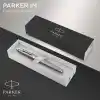 PARKER IM doldurucu | Krom süslemeli paslanmaz çelik | Orta uçlu ve mavi mürekkepli dolma kalem | hediye kutusu