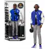 Barbie Bomber ceketi, kulaklık ve güneş gözlüğü gibi aksesuarlarıyla koleksiyona uygun Signature LeBron James Kenbassadors Bebek, HRM33